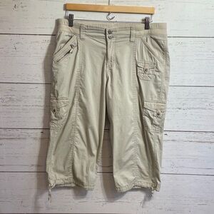 Sonoma Life & Style Light Tan Mid Rise Cargo Capri Pants, size 12
